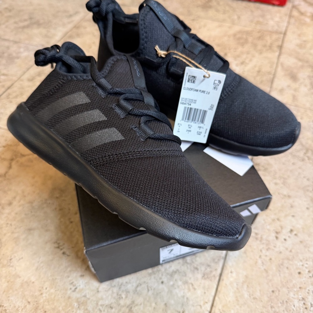 Women’s adidas Cloudfoam sneakers Sz 7 & 8 Black in black walking/casual shoes